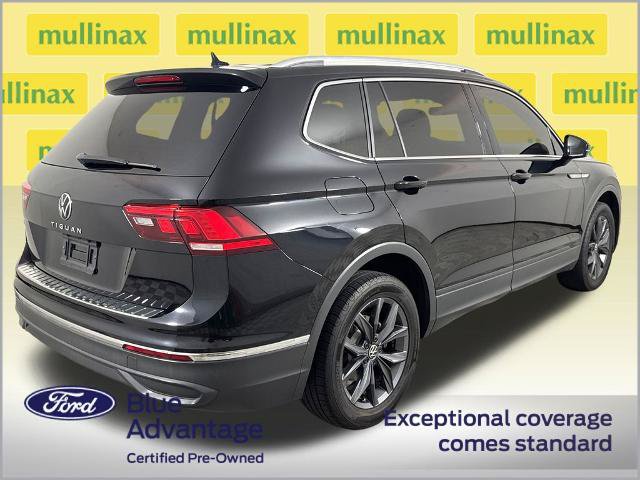 Used 2022 Volkswagen Tiguan SE w/ Panoramic Sunroof Package FWD image 4