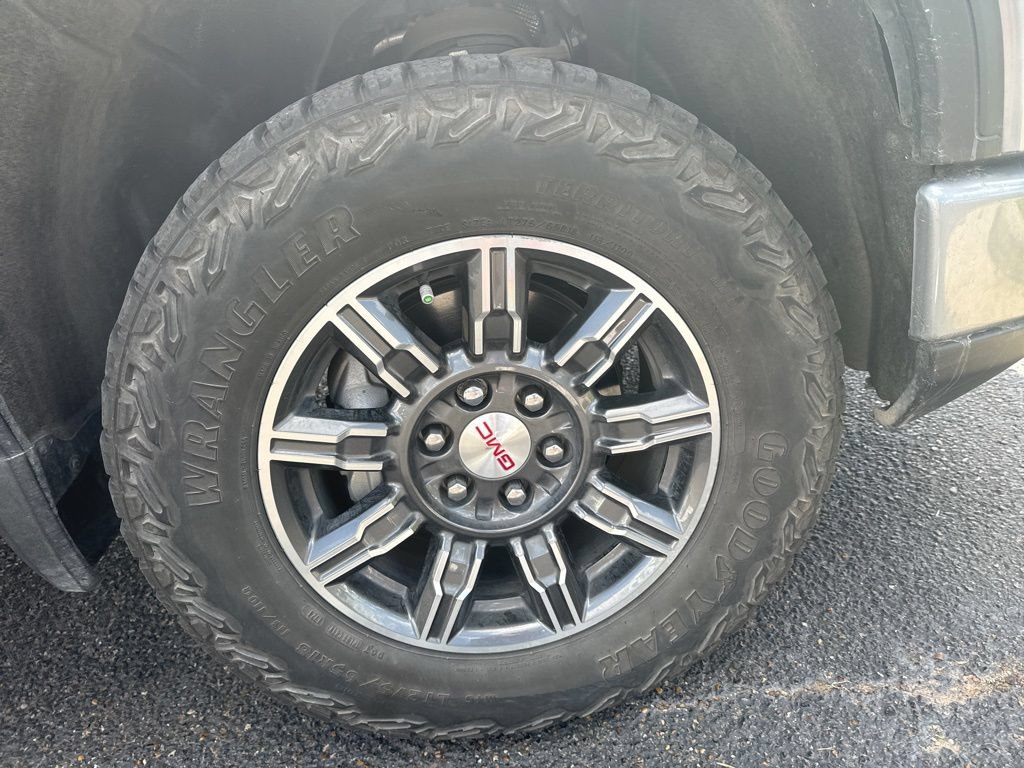 Used 2024 GMC Sierra 1500 AT4 w/ Technology Package AWD/4WD image 10