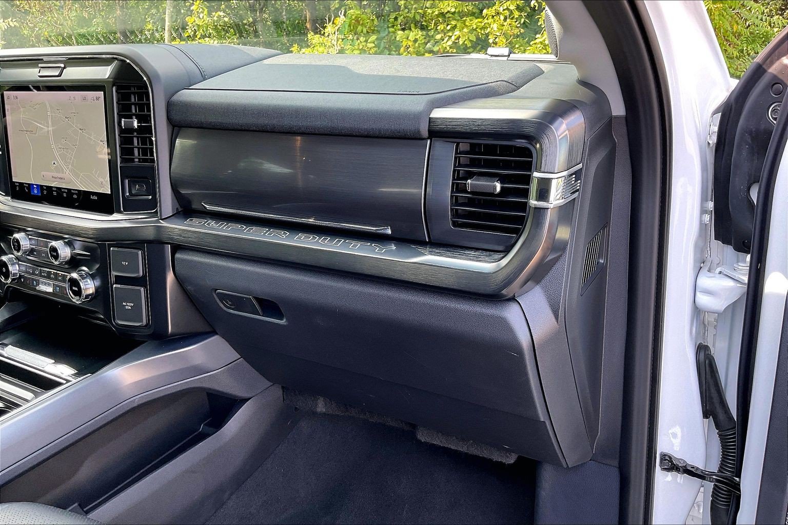 Certified 2025 Ford F250 Lariat w/ Chrome Package AWD/4WD image 16