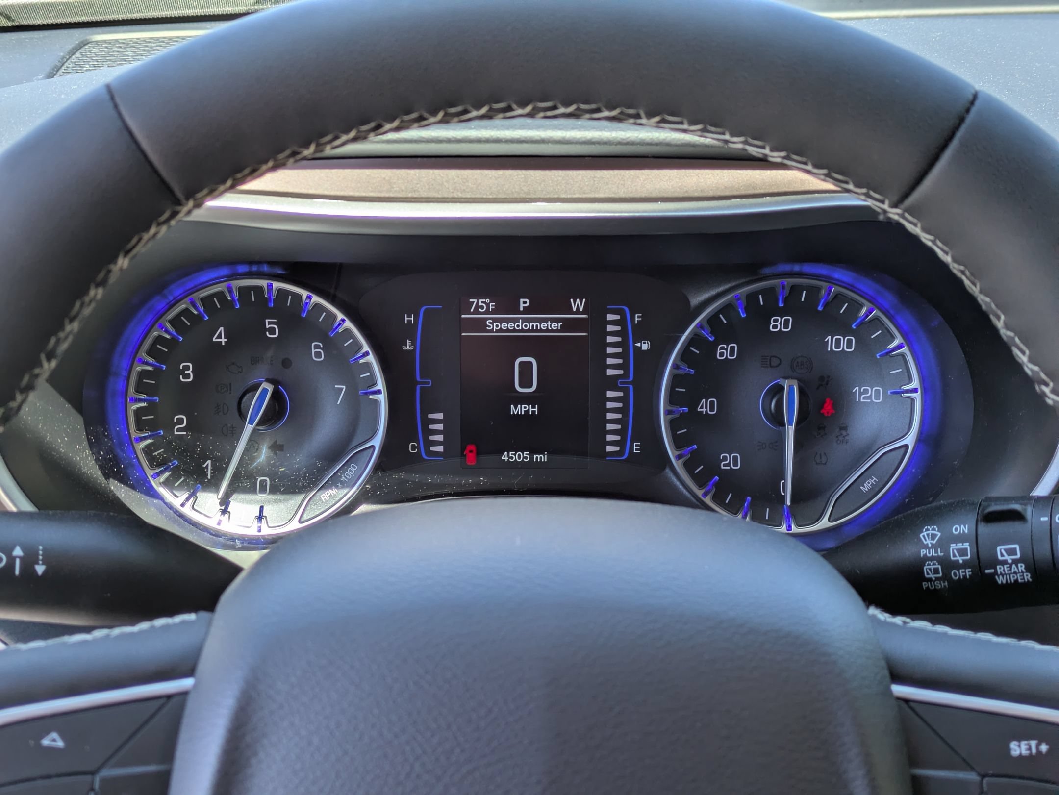 Used 2024 Chrysler Voyager LX FWD image 10