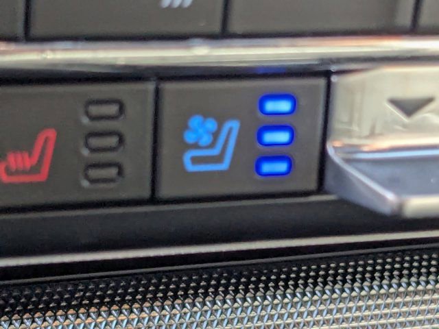 Certified 2023 Ford F150 Platinum w/ Equipment Group 701A High image 24