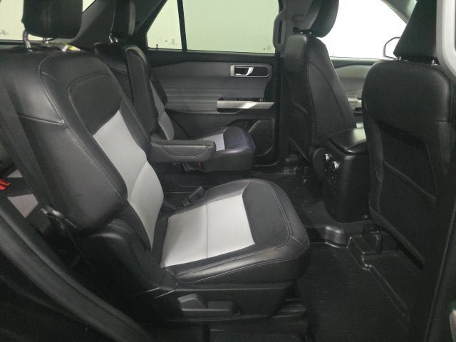 Certified 2023 Ford Explorer XLT w/ Equipment Group 202A AWD/4WD image 6