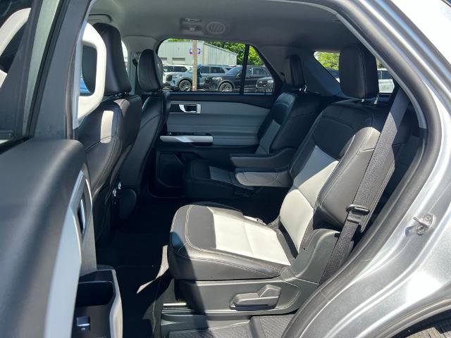 Certified 2023 Ford Explorer XLT w/ Equipment Group 202A AWD/4WD image 11