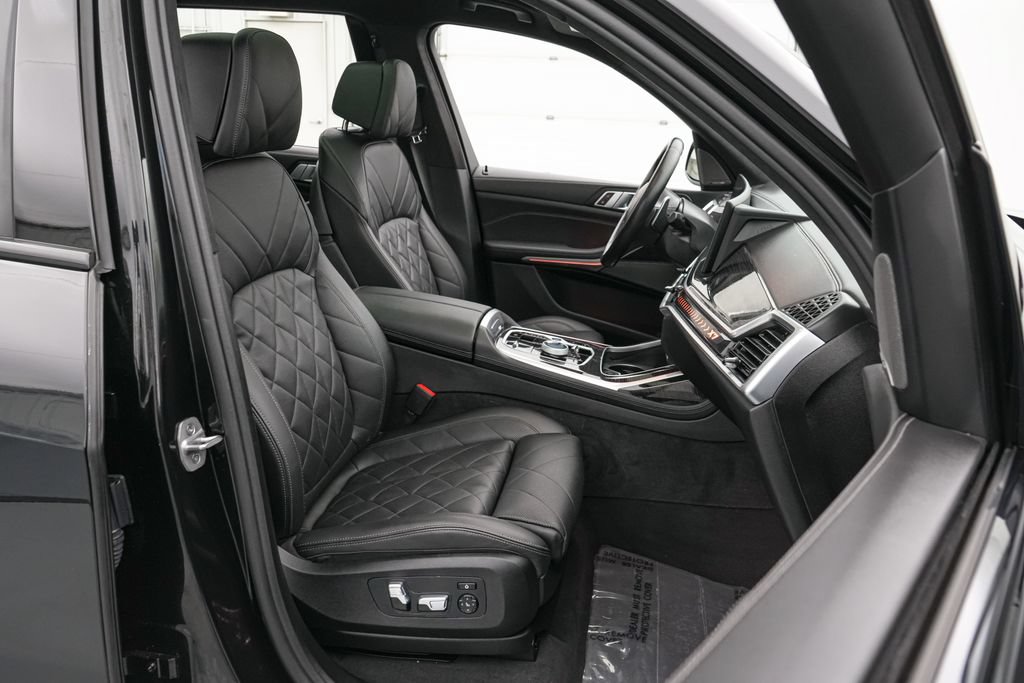 Used 2024 BMW X7 xDrive40i w/ M Sport Package AWD/4WD image 37