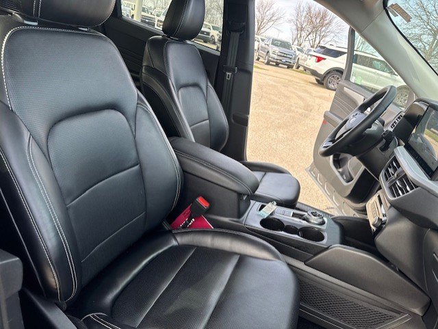 Certified 2023 Ford Escape Platinum image 34