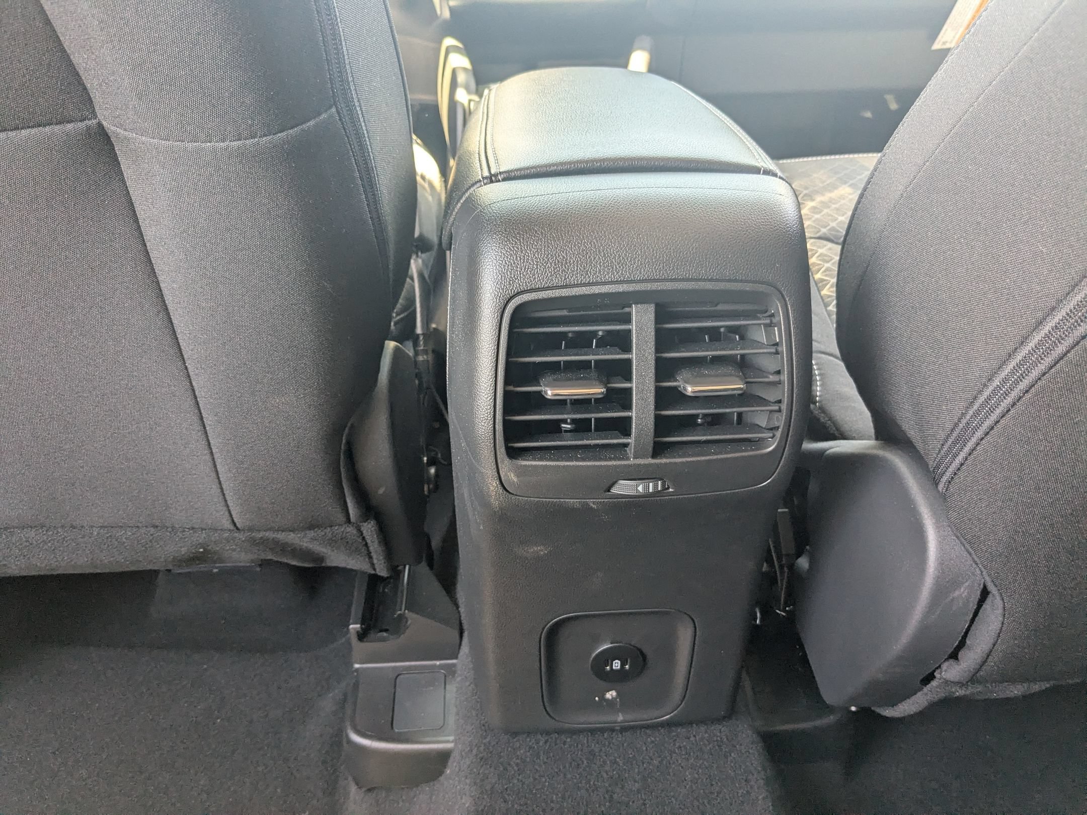 Certified 2025 Ford Escape Active w/ Cold Weather Package AWD/4WD image 28