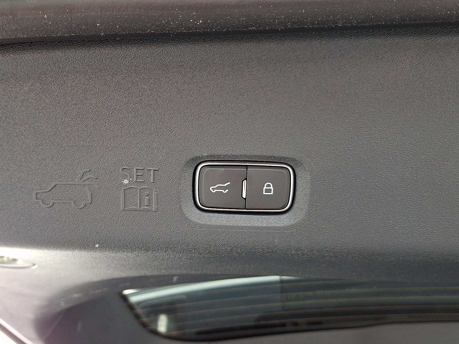 Certified 2025 Ford Expedition Platinum image 29