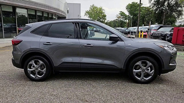 Certified 2025 Ford Escape ST-Line w/ Tech Pack #1 AWD/4WD image 11