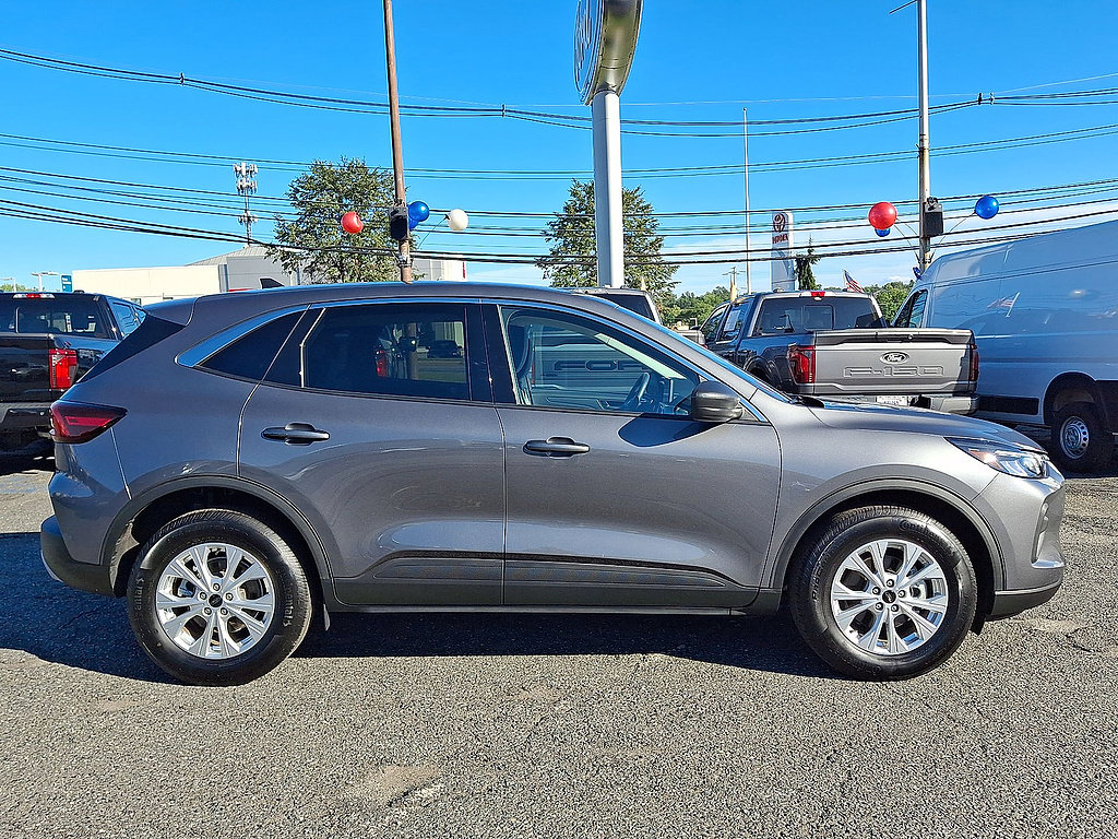 Certified 2023 Ford Escape Active AWD/4WD image 32