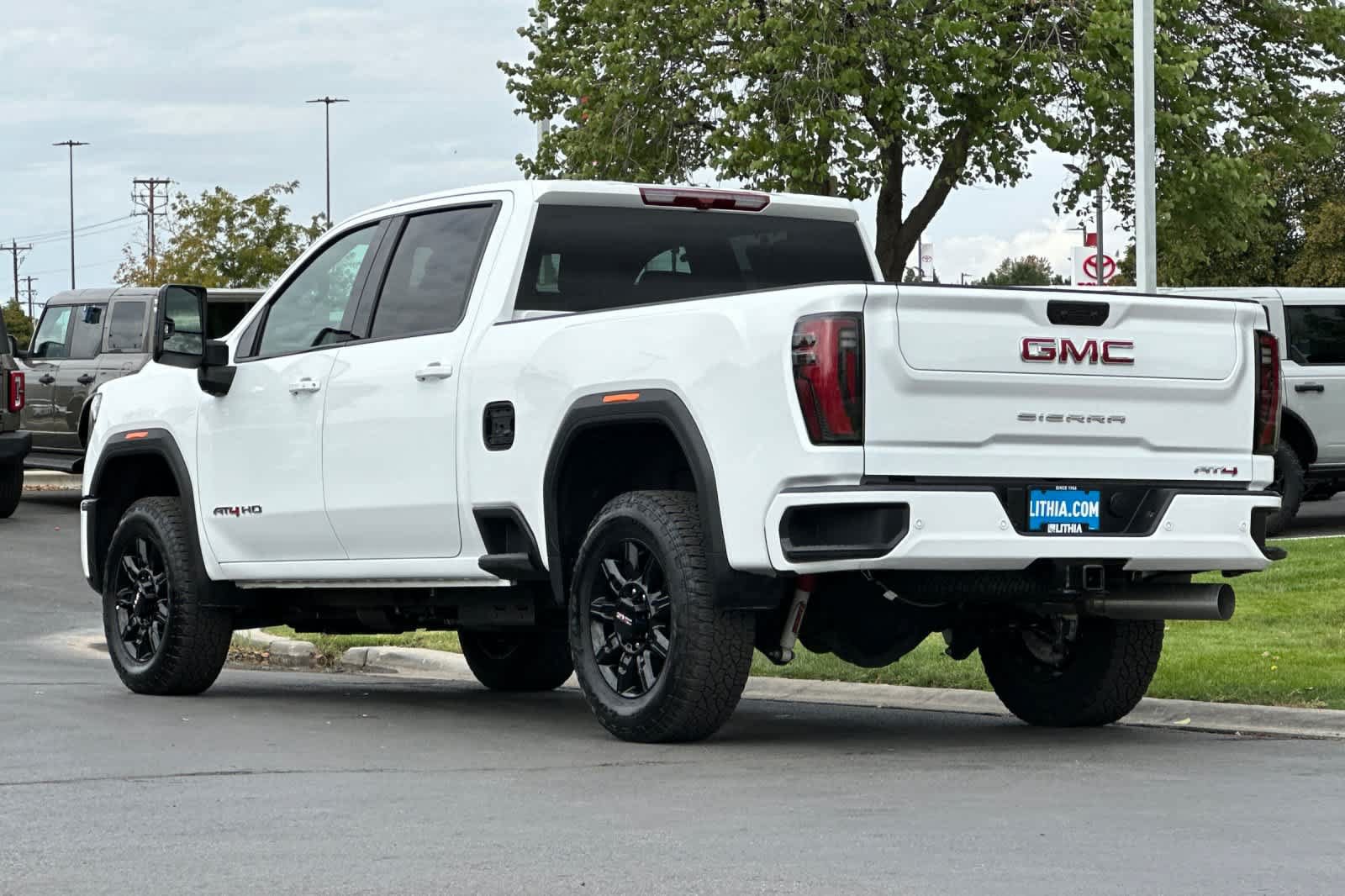 Used 2025 GMC Sierra 2500 AT4 AWD/4WD image 6