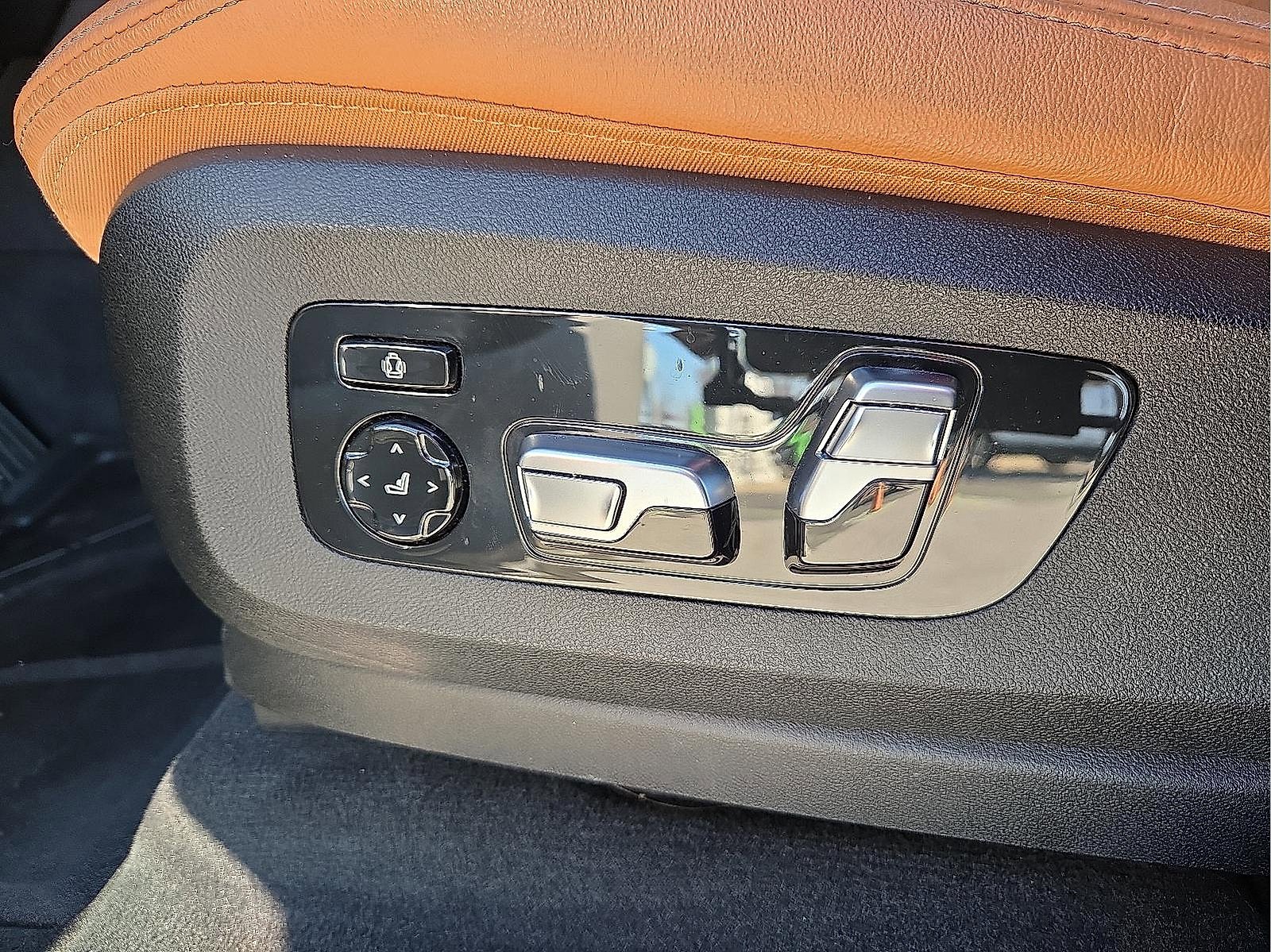 Used 2021 BMW X5 xDrive40i w/ Premium Package image 15