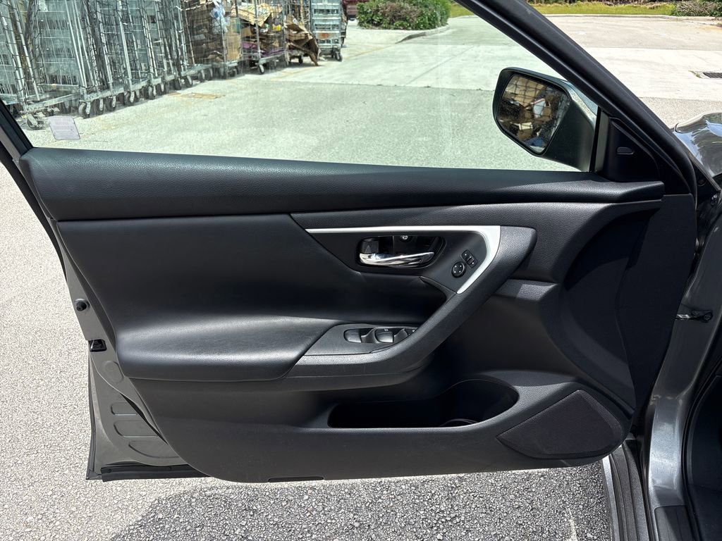 Used 2018 Nissan Altima 2.5 SV FWD image 25