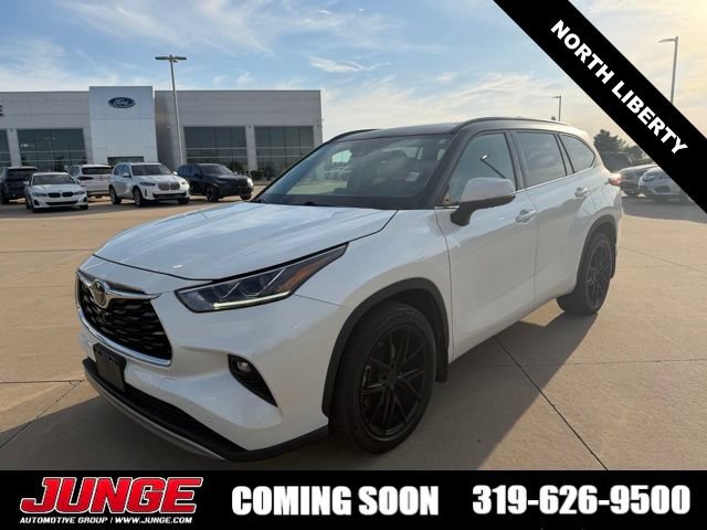 Used 2020 Toyota Highlander Platinum AWD/4WD image 1