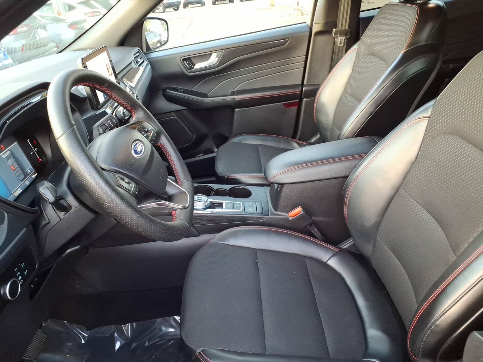 Certified 2025 Ford Escape ST-Line FWD image 11