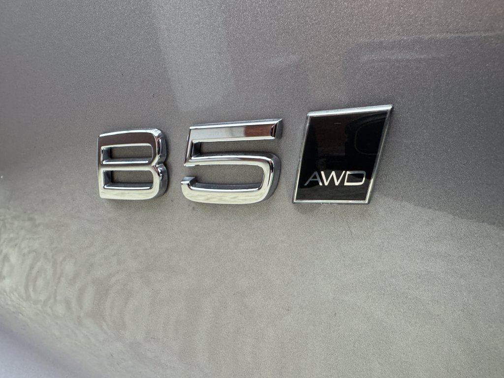 Used 2026 Volvo XC40 B5 Plus AWD/4WD image 6