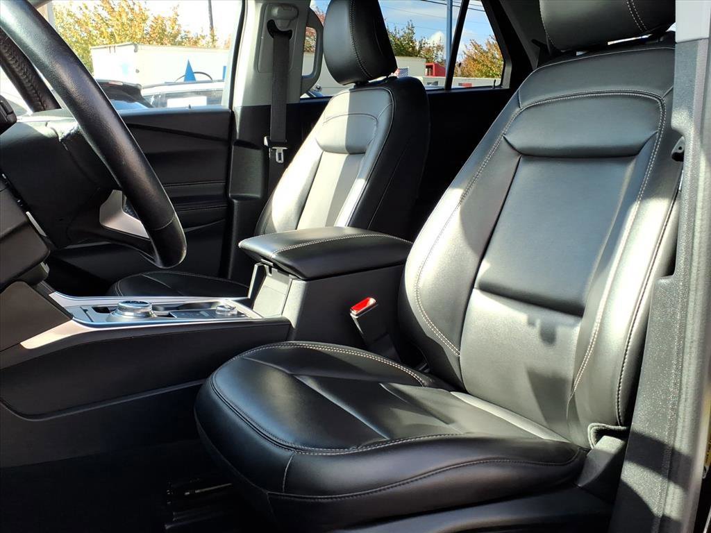 Certified 2022 Ford Explorer XLT w/ Equipment Group 202A image 23