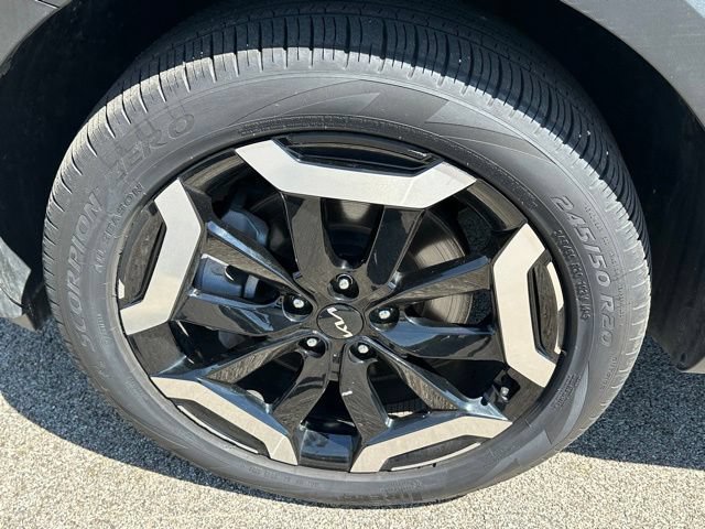 Used 2024 Kia Telluride EX w/ EX Captain's Chair Package AWD/4WD image 7