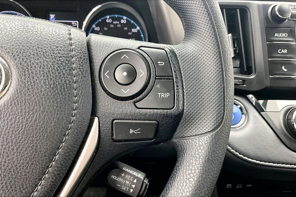 Used 2018 Toyota RAV4 LE image 19