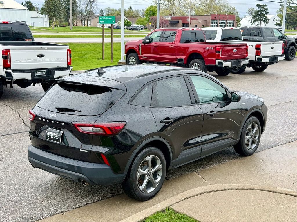 Certified 2025 Ford Escape ST-Line AWD/4WD image 6