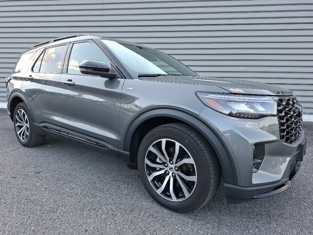 Certified 2025 Ford Explorer ST-Line RWD video 1