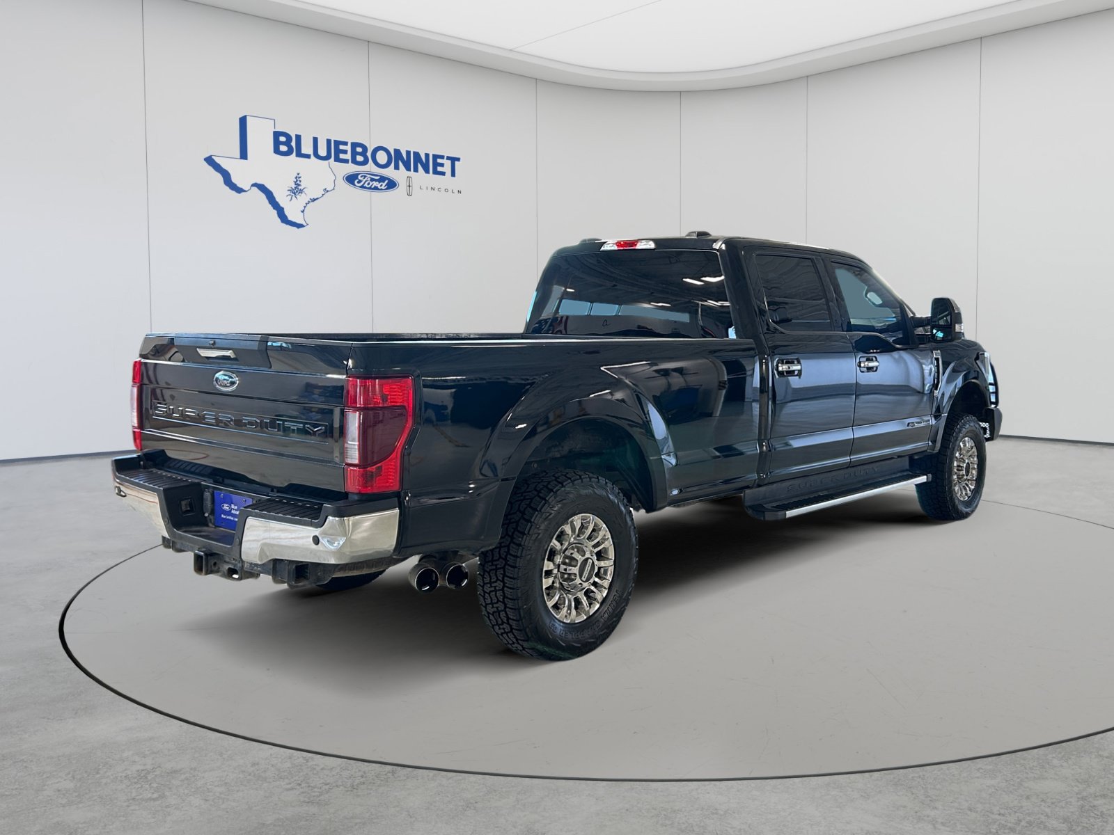 Certified 2022 Ford F350 XLT w/ XLT Premium Package AWD/4WD image 5