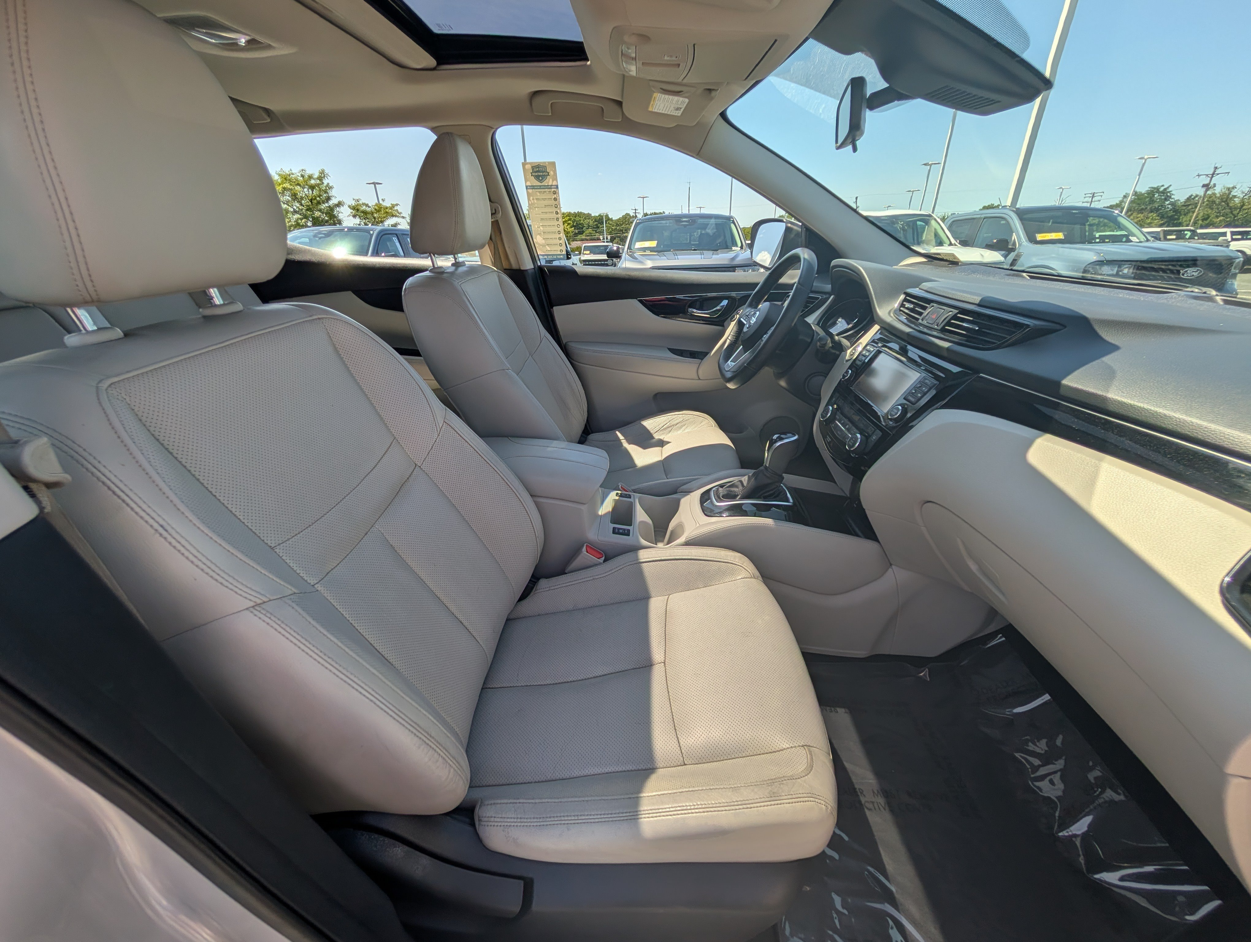 Used 2018 Nissan Rogue Sport SL w/ SL Premium Package FWD image 10