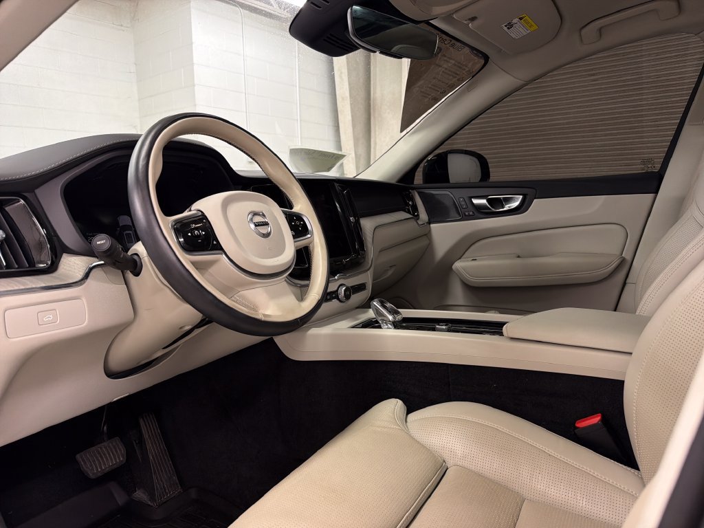 Used 2023 Volvo XC60 B6 Ultimate w/ Protection Package Premier AWD/4WD image 5