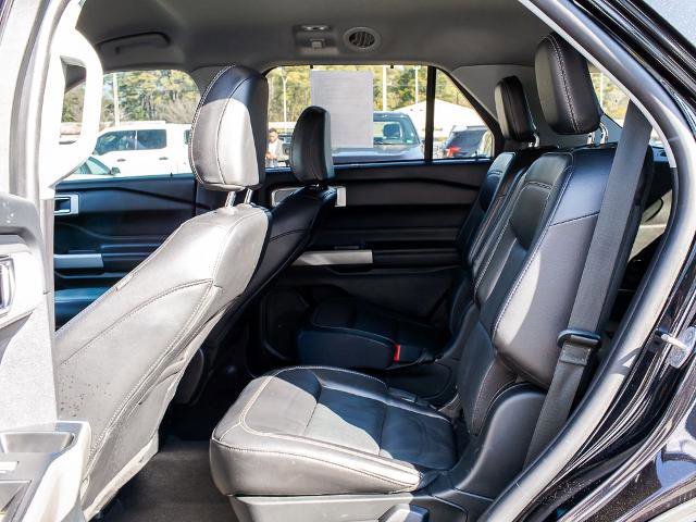 Certified 2022 Ford Explorer Limited w/ Equipment Group 301A image 17