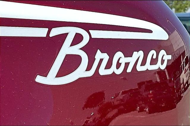 Certified 2025 Ford Bronco Heritage Edition AWD/4WD image 30
