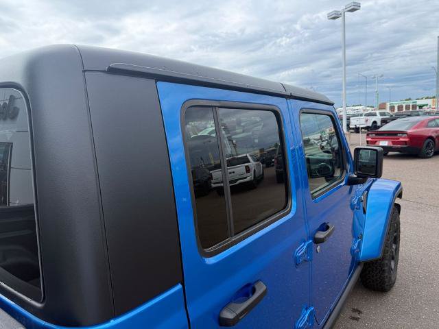 Used 2023 Jeep Gladiator Sport AWD/4WD image 15