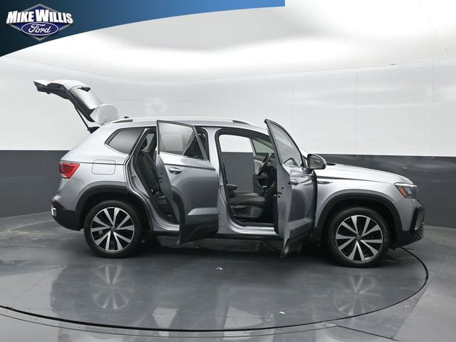 Used 2022 Volkswagen Taos SE FWD image 27