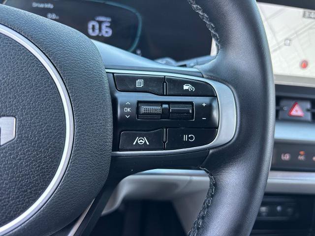 Used 2025 Kia Sportage EX FWD image 26