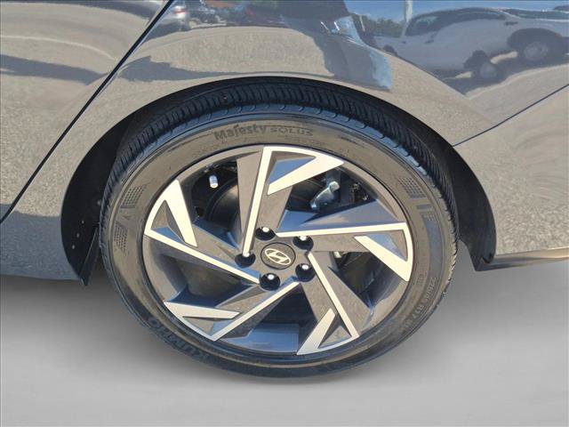 Used 2024 Hyundai Elantra Limited FWD image 26