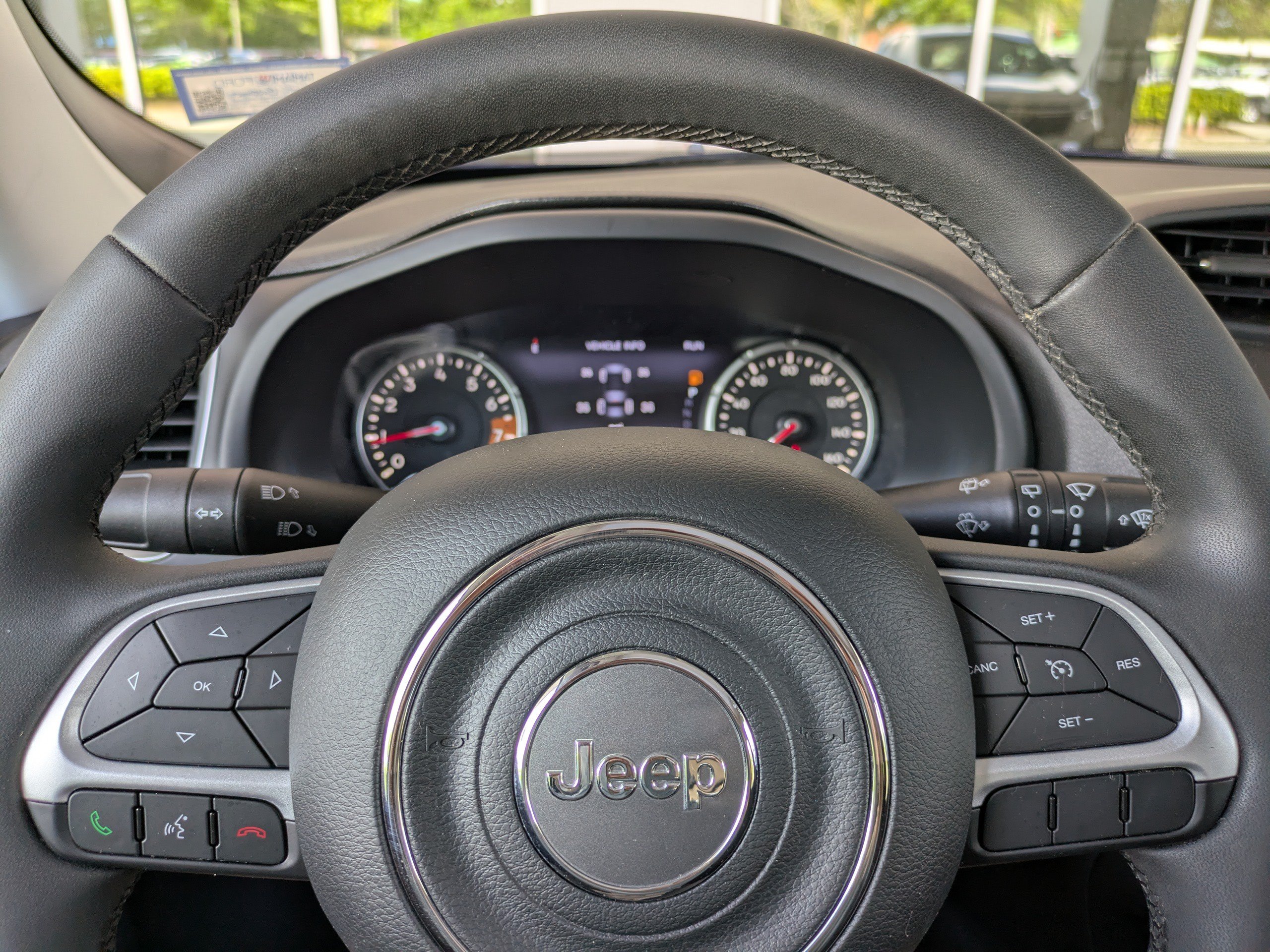 Used 2021 Jeep Renegade Latitude w/ Sun & Sound Group FWD image 26