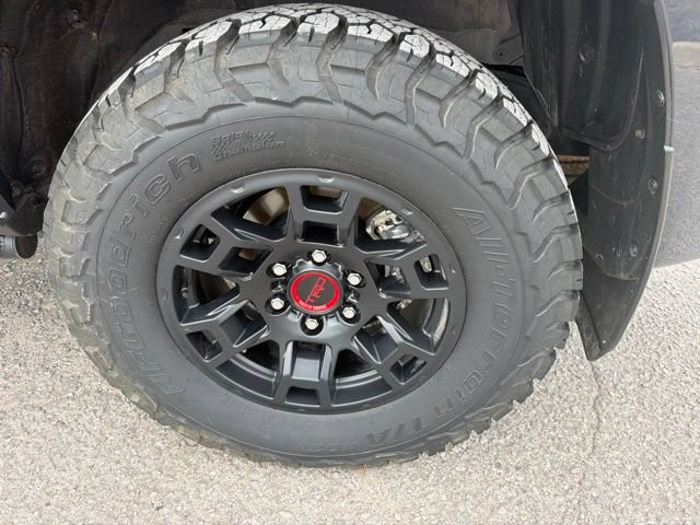 Used 2024 Toyota 4Runner TRD Off-Road Premium AWD/4WD image 25