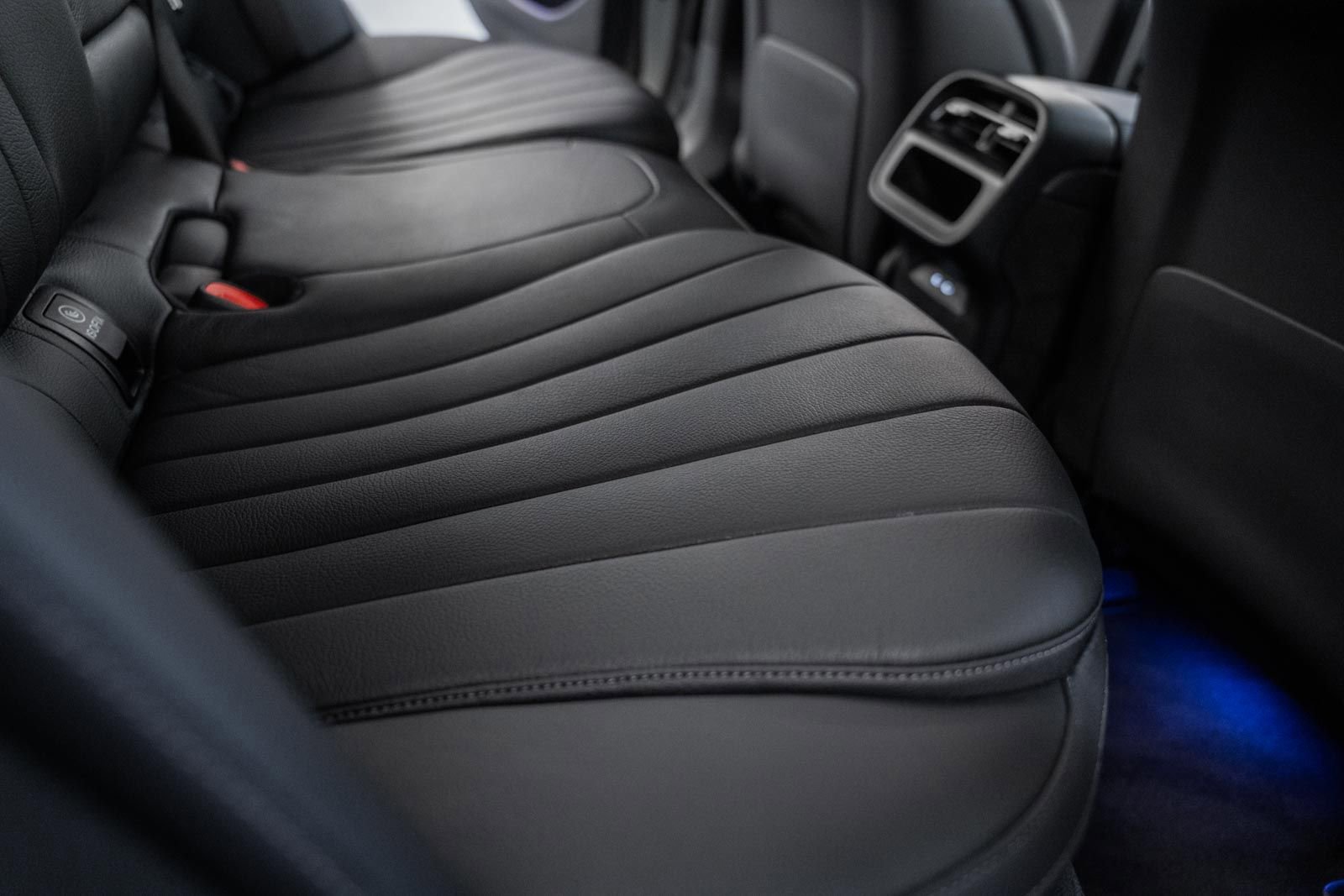 Used 2025 Mercedes-Benz E 350 4MATIC Sedan image 36