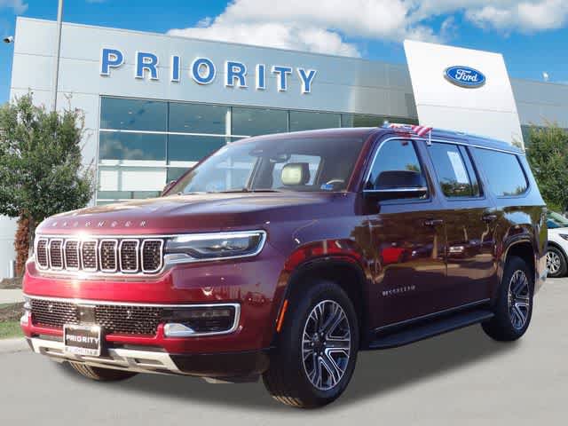 Used 2024 Jeep Wagoneer L Series II w/ Flexible Seating Group AWD/4WD image 1