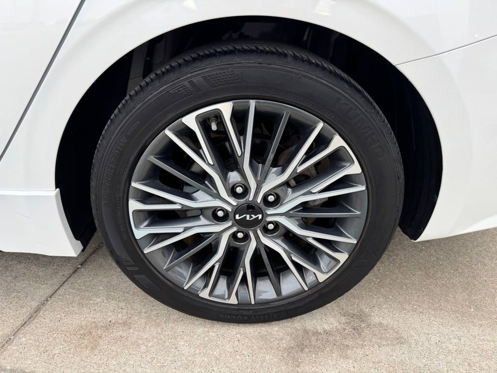 Used 2023 Kia Forte GT-Line w/ GT-Line Premium Package image 6