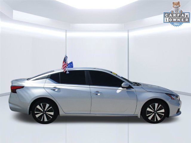 Used 2022 Nissan Altima 2.5 SV FWD image 12