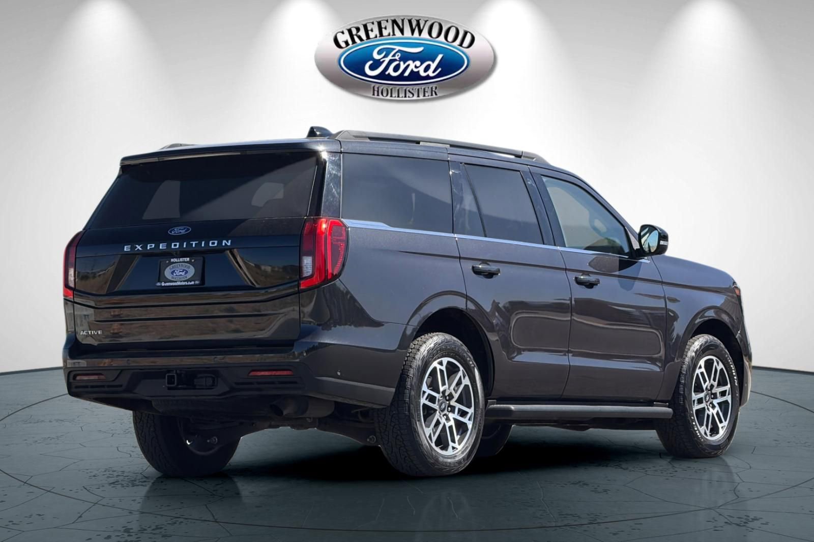 Certified 2025 Ford Expedition Active AWD/4WD image 4