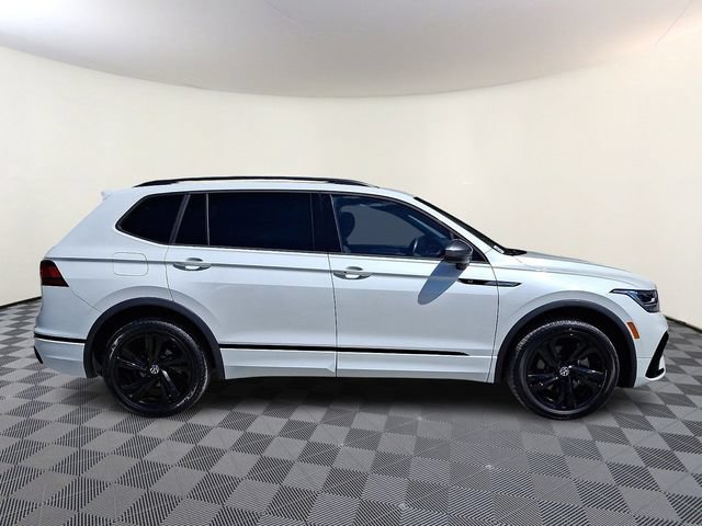 Used 2023 Volkswagen Tiguan SE R-Line AWD/4WD image 8