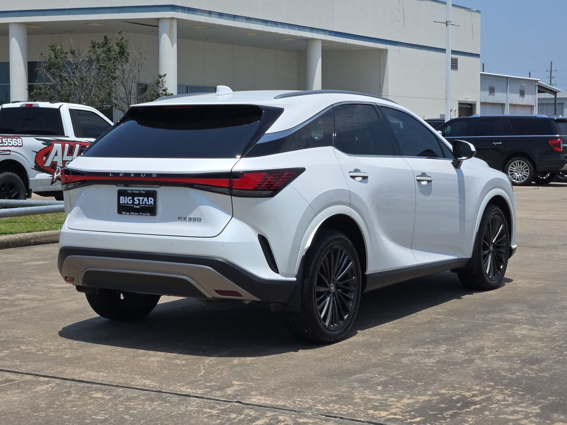 Used 2024 Lexus RX 350 Premium w/ Accessory Package (Z1) FWD image 3