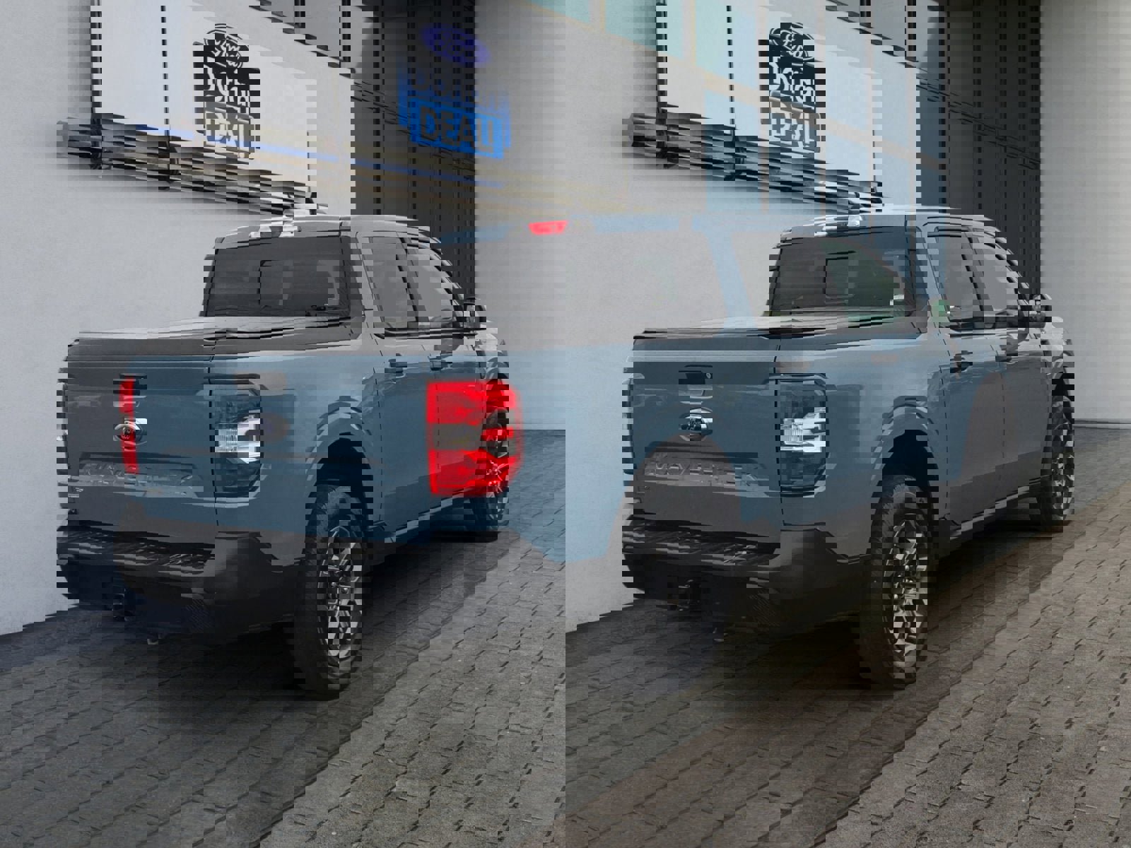 Certified 2022 Ford Maverick XLT w/ XLT Luxury Package image 5