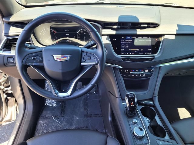 Used 2024 Cadillac XT6 Luxury AWD/4WD image 9