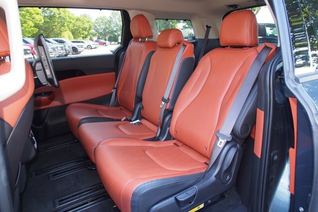 Used 2024 Kia Carnival SX FWD image 23