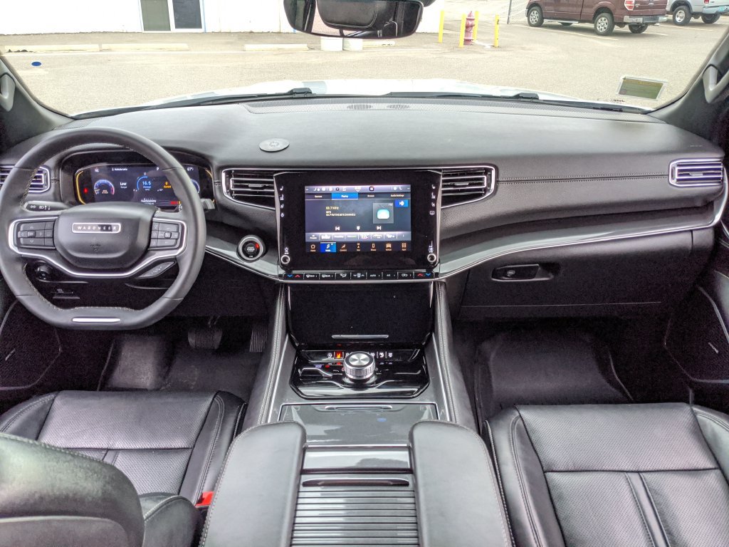 Used 2023 Jeep Wagoneer 4WD w/ Convenience Group I image 7