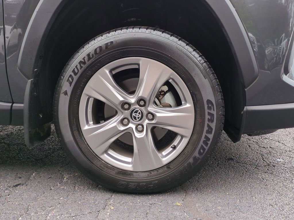 Used 2023 Toyota RAV4 XLE w/ Convenience Package FWD image 13