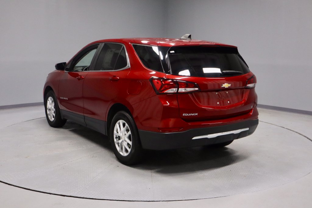Used 2024 Chevrolet Equinox LT w/ LPO, Floor Liner Package FWD image 8