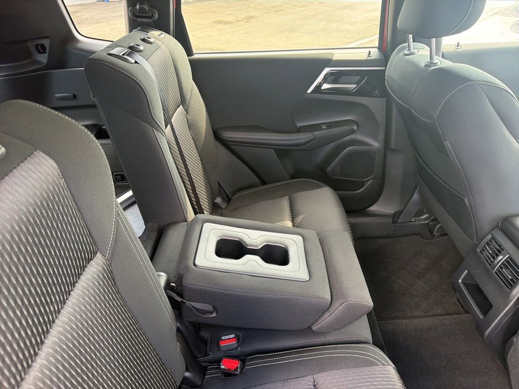 Used 2024 Mitsubishi Outlander ES AWD/4WD image 39
