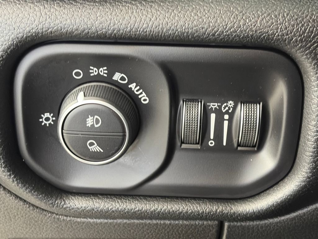 Used 2022 RAM 1500 Laramie AWD/4WD image 25